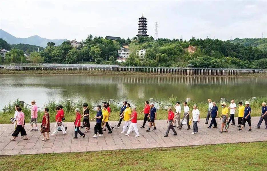 leyu.体育(中国)官方网站走出家门就能跑步龙泉将新添一条塑胶跑道(图1)