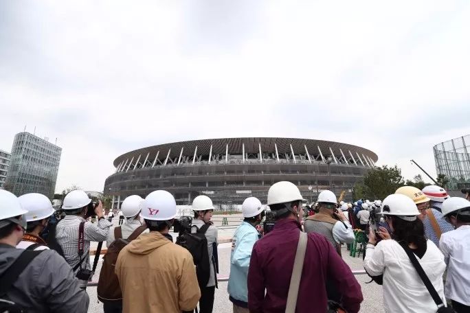 众闻 重庆发布塑胶跑道建价格指导；人造草坪被勒令移除；杭州要建专业足球场；东京奥(图6)